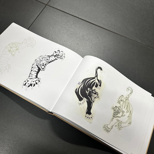 Aelteste Taetowierstube "the collection"